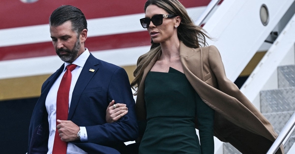 Ông Trump nói con trai đã hoàn trả chi phí tiệc cưới do doanh nhân Nga tài trợ