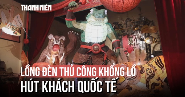 Lồng đèn 'Cóc kiện trời' bằng giấy dó cao 3 mét ở TP.HCM hút khách nước ngoài có gì đặc biệt?