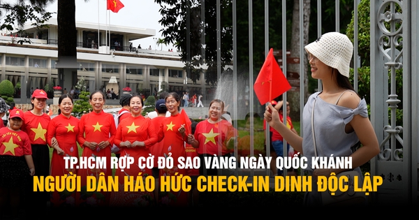 Ngắm TP.HCM rợp cờ đỏ sao vàng ngày Quốc khánh, người dân háo hức check-in Dinh Độc Lập