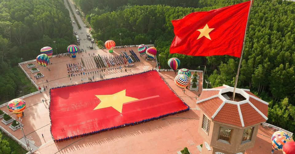 Từ địa đầu Đông bắc đến cực Nam: Nhịp Quốc ca trong ngày Tết Độc lập