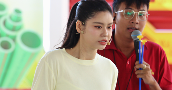 Trương Quỳnh Anh khóc nghẹn cảnh ông bà lớn tuổi chật vật nuôi 4 cháu mồ côi