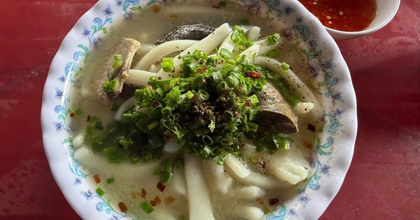 Về Cai Lậy ăn bánh canh bột xắt, thưởng thức cả vị quê và tình người
