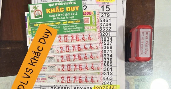 Tài xế xe ôm trúng độc đắc 10 tỉ xổ số miền Nam, gửi tiết kiệm ngân hàng