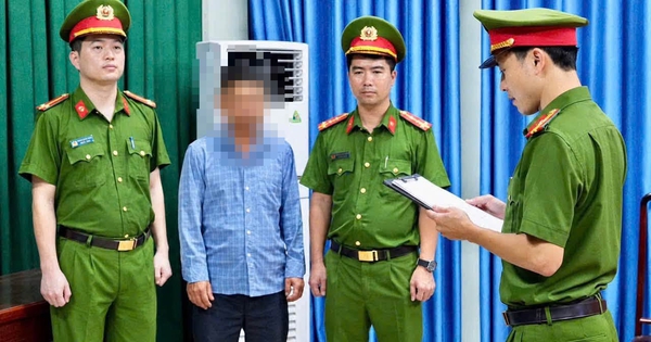 Vụ 4 ông bà thông gia bị khởi tố: Cân nhắc khi giơ điện thoại livestream