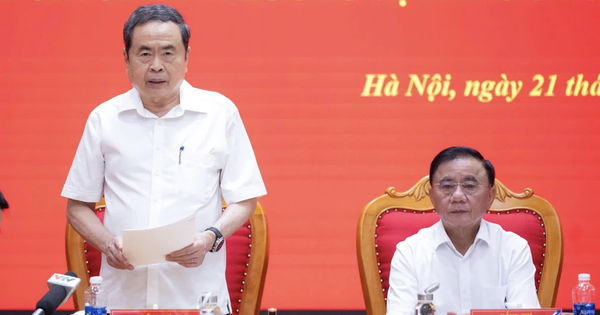 Tiếp tục đổi mới mạnh mẽ công tác cán bộ