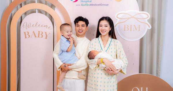 Vợ chồng Hồ Quang Hiếu đón con thứ hai tại Bệnh viện Quốc tế Mỹ (AIH)