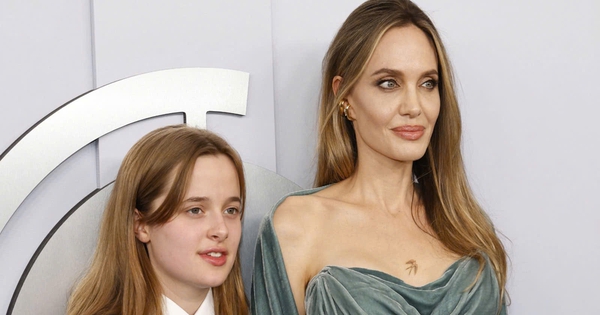 Con gái út Angelina Jolie và Brad Pitt tự mưu sinh, bán tranh tại hội chợ