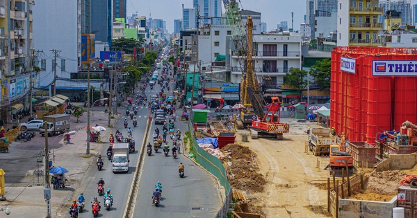 Metro số 2 TP.HCM lộ mốc đưa 'robot khủng' khoan hầm, đón tàu đầu tiên