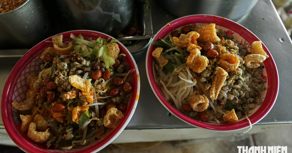 Cơm hến, bánh ép: Từ món ăn thời khó thành đặc sản ẩm thực Huế