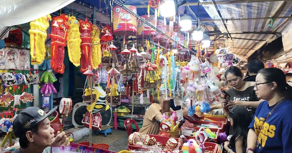 Lồng đèn Trung thu bán online đạt hơn 11 tỉ đồng trong một tháng
