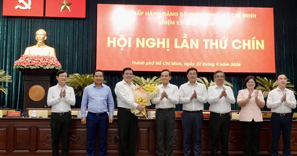 Phó bí thư Nguyễn Sinh Nhật Tân ra mắt Ban Chấp hành Đảng bộ TP.HCM