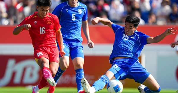 HLV Ravshan Khaydarov: 'U.23 Việt Nam gây ra rất nhiều khó khăn cho U.23 Uzbekistan'