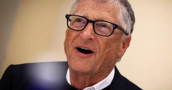Tỉ phú Bill Gates: AI như 'cuộc đổ bộ của người ngoài hành tinh'