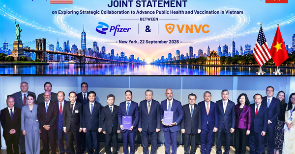 Công ty Vắc xin VNVC và Tập đoàn Pfizer trao văn kiện hợp tác tại Mỹ