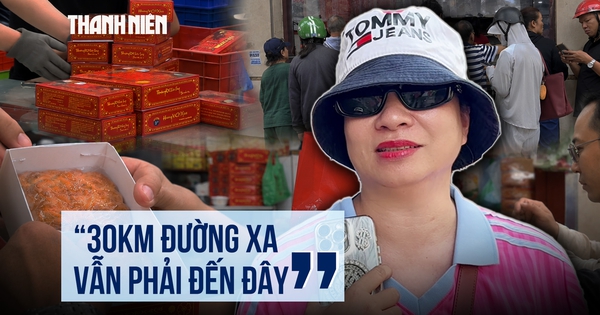Vượt hàng chục km, xếp hàng nhiều giờ để mua loại bánh Trung thu lâu đời ở Hà Nội