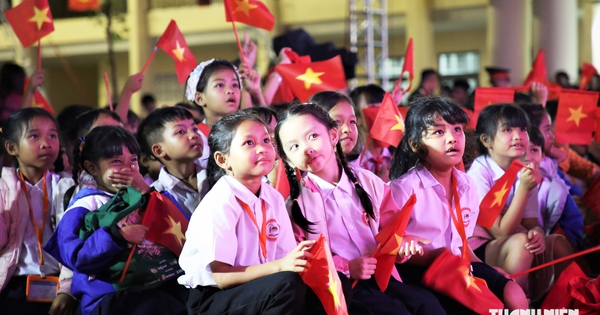 Hiện thực hóa gần 100 điều ước của học sinh trong đêm 'Trăng sáng muôn nơi'