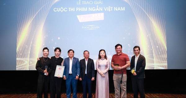 'Cánh đồng trắng' thắng lớn, NSND Hồng Vân bất ngờ khi được vinh danh tại Vietnamese