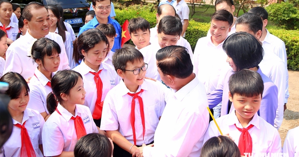 Thường trực Ban Bí thư thăm, tặng quà thiếu nhi Làng trẻ em SOS Hà Nội