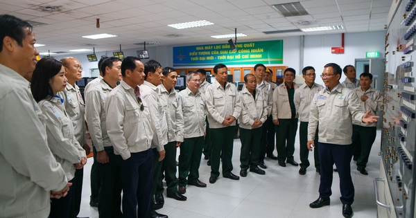 Hội CCB PETROVIETNAM thăm Nhà máy Lọc dầu Dung Quất