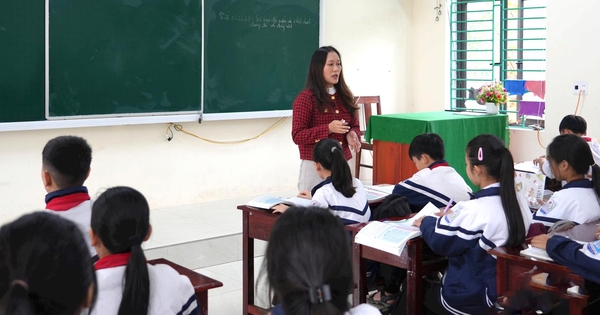 Giáo viên hợp đồng 10 - 20 năm ở Nghệ An thấp thỏm vì quy định mới
