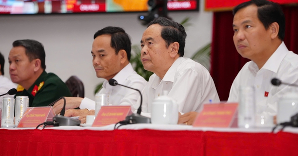 Chủ tịch Quốc hội Trần Thanh Mẫn tiếp xúc cử tri tại TP.HCM