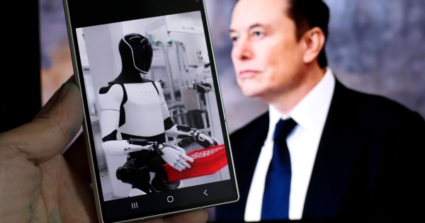 Tỉ phú Elon Musk: 10 năm nữa thế giới sẽ có 1 tỉ robot hình người