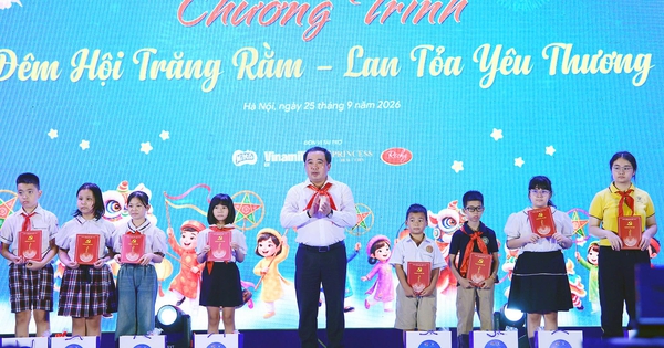 Tặng quà Trung thu hơn 4.000 trẻ em khó khăn