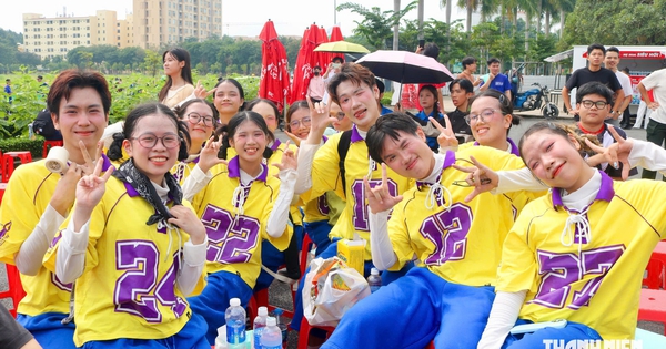 Có một ngày hội để tân sinh viên 'cháy' hết mình
