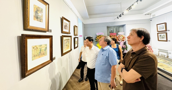 Xúc động gặp lại họa sĩ Văn Giáo qua tranh, kỷ vật và hồi ức