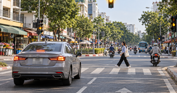 Gặp đèn vàng nhấp nháy ở giao lộ, xử lý ra sao mới đúng luật?