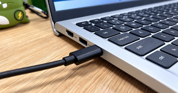 Laptop mới có cần sạc đầy trước khi dùng lần đầu?