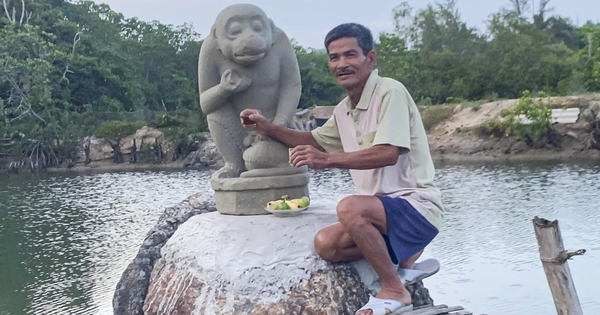 Người vớt tượng thần khỉ Hanuman giao nộp bảo tàng được tặng bằng khen