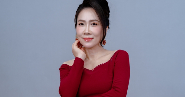 Nữ nghệ sĩ 30 năm hát nhạc dân ca và phút chạnh lòng khi mới Nam tiến