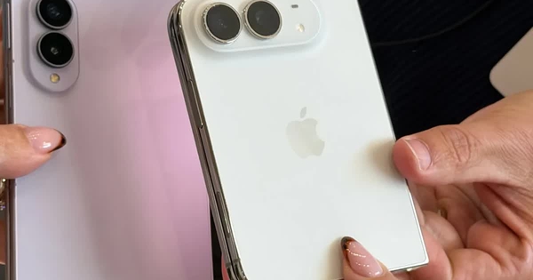 iPhone Duo giúp thị trường điện thoại màn hình gập sôi động hơn