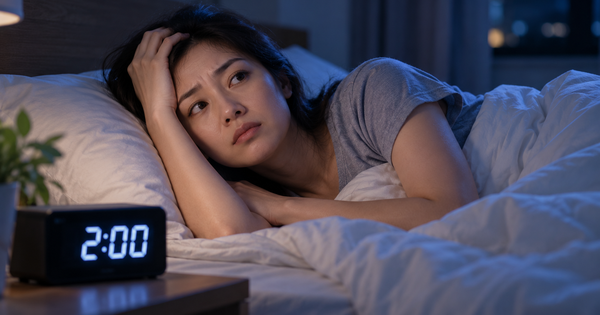 Hay trằn trọc khó ngủ, tỉnh giấc giữa đêm: Bác sĩ nói gì?