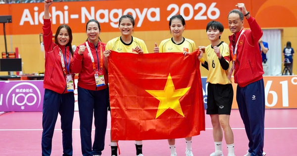 HLV Trần Thị Vui ca ngợi: 'Khánh Ly và Thu Trang chơi quá hay, không có gì để chê'