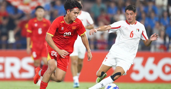HLV Ikeuchi: 'U.20 Việt Nam non kinh nghiệm nhưng còn hy vọng là còn chiến đấu, không buông bỏ’