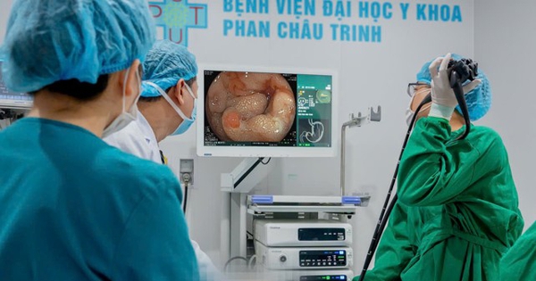 Sụt 5 kg sau một tháng tiêu chảy, phát hiện mắc lao hồi manh tràng và lao phổi