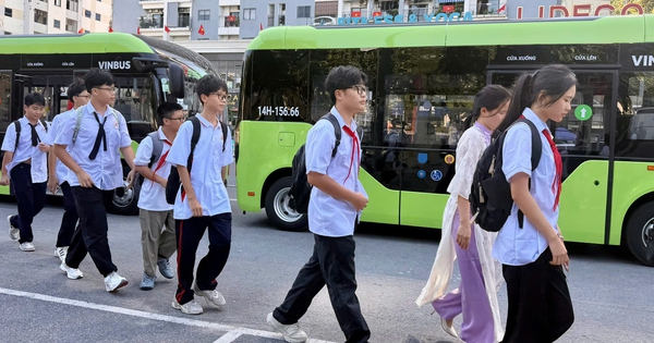 Quảng Ninh khai trương xe buýt điện miễn phí đưa đón học sinh