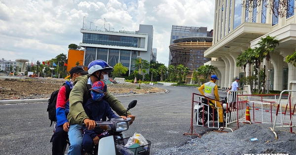Trường đại học dựng rào cản đường ven rạch Xuyên Tâm, phường yêu cầu dỡ bỏ