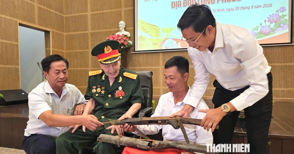 Tặng bảo tàng 2 khẩu súng từng được mang theo khi giải phóng Sài Gòn