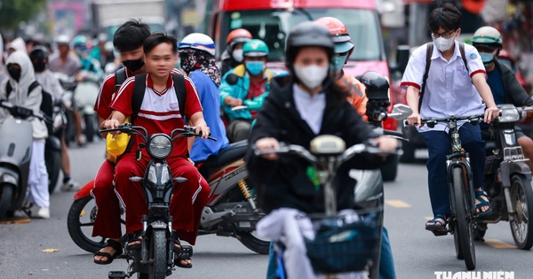 Học sinh chạy xe đi học: Những lỗi tưởng nhỏ nhưng đầy nguy hiểm