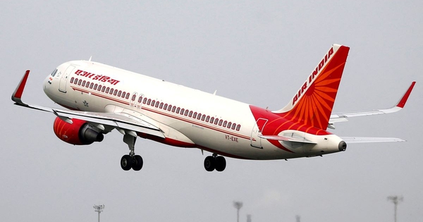 Chuyện gì xảy ra khiến 24 người bị thương trong chuyến bay của Air India?