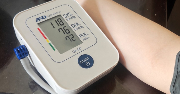 Đo huyết áp tại nhà: Khi nào cần đo 2 tay?