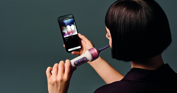 Bàn chải điện đầu tiên trên thế giới trang bị camera AI