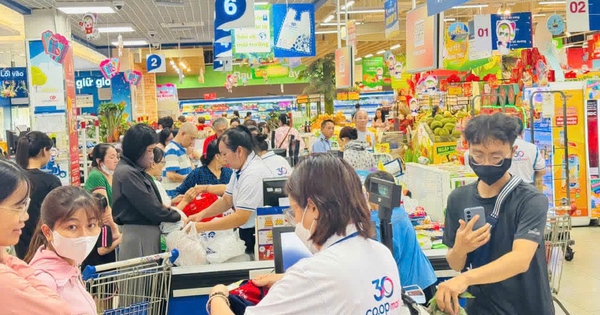 Saigon Co.op tặng quà cho học sinh, sinh viên nhân ngày khai giảng