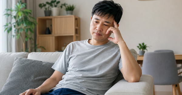 Hồi hộp, đau ngực, mất ngủ: Đừng tự chẩn đoán rồi mua thuốc 'bổ tâm, hoạt huyết'