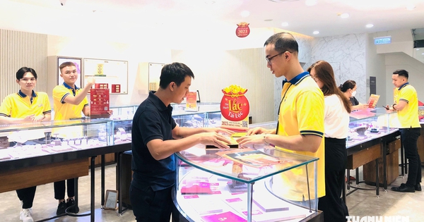Bà Cao Thị Ngọc Dung cho PNJ vay vốn không tài sản thế chấp