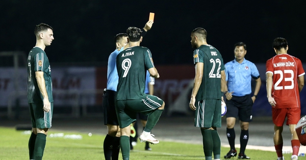 VAR lấn át ngày trở lại buồn của Công Phượng, TP.Đồng Nai thua Thể Công Viettel trận có 2 thẻ đỏ