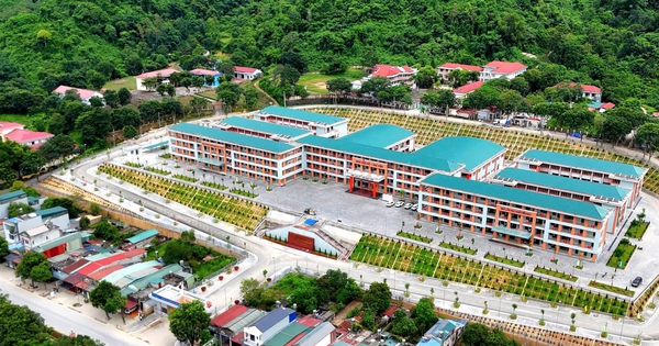 Ngôi trường 245 tỉ mang tên PETROVIETNAM trên biên cương Phong Thổ bước vào năm học mới